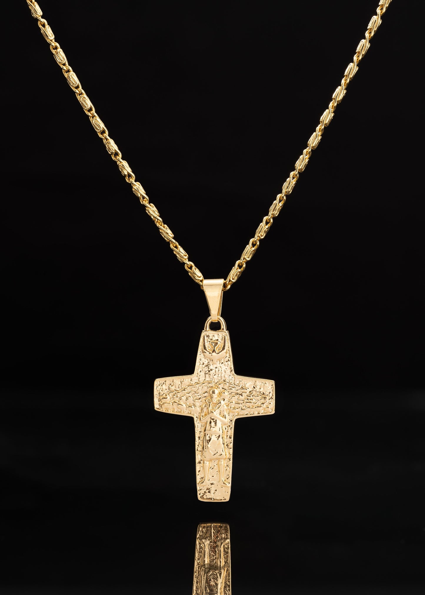 Cadena caracol gruesa 45cm + dije cruz buen pastor