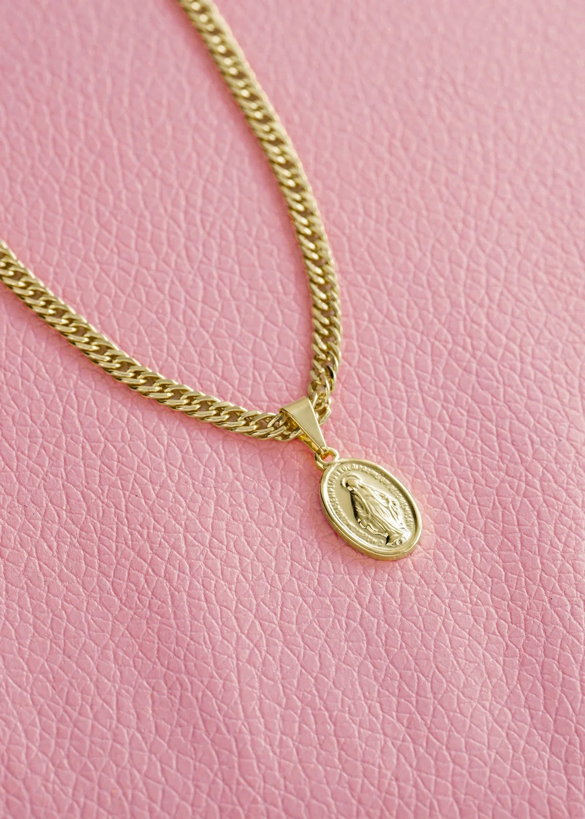 Cadena Continua 3mm 45cm + Dije Virgen Milagrosa