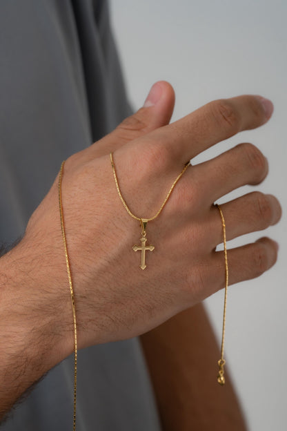 Cadena cordón cuadrado 1mm 65cm + dije cruz ínri delgada 1.5cms