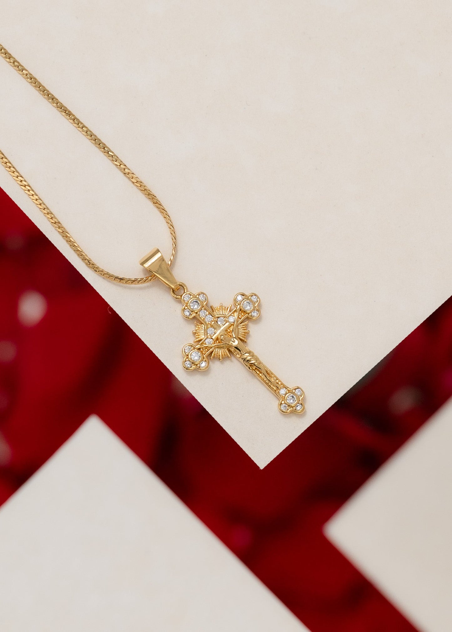 Cadena serpiente plana delg 1mm 65cm + Dije El Crucificado