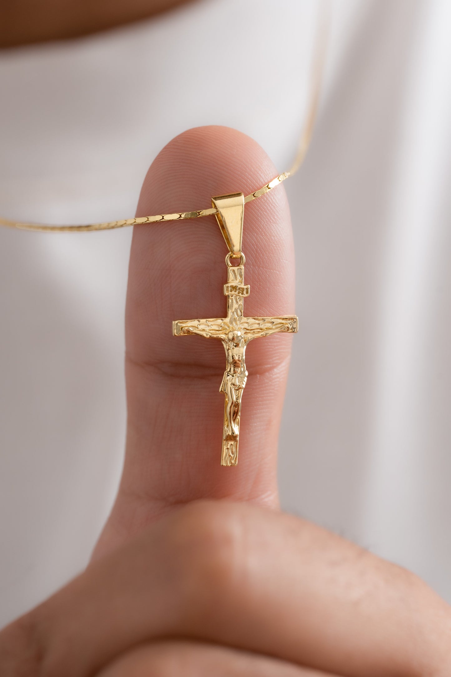 Cadena cordón cuadrado 1mm 65cm + Dije Madero Pequeño