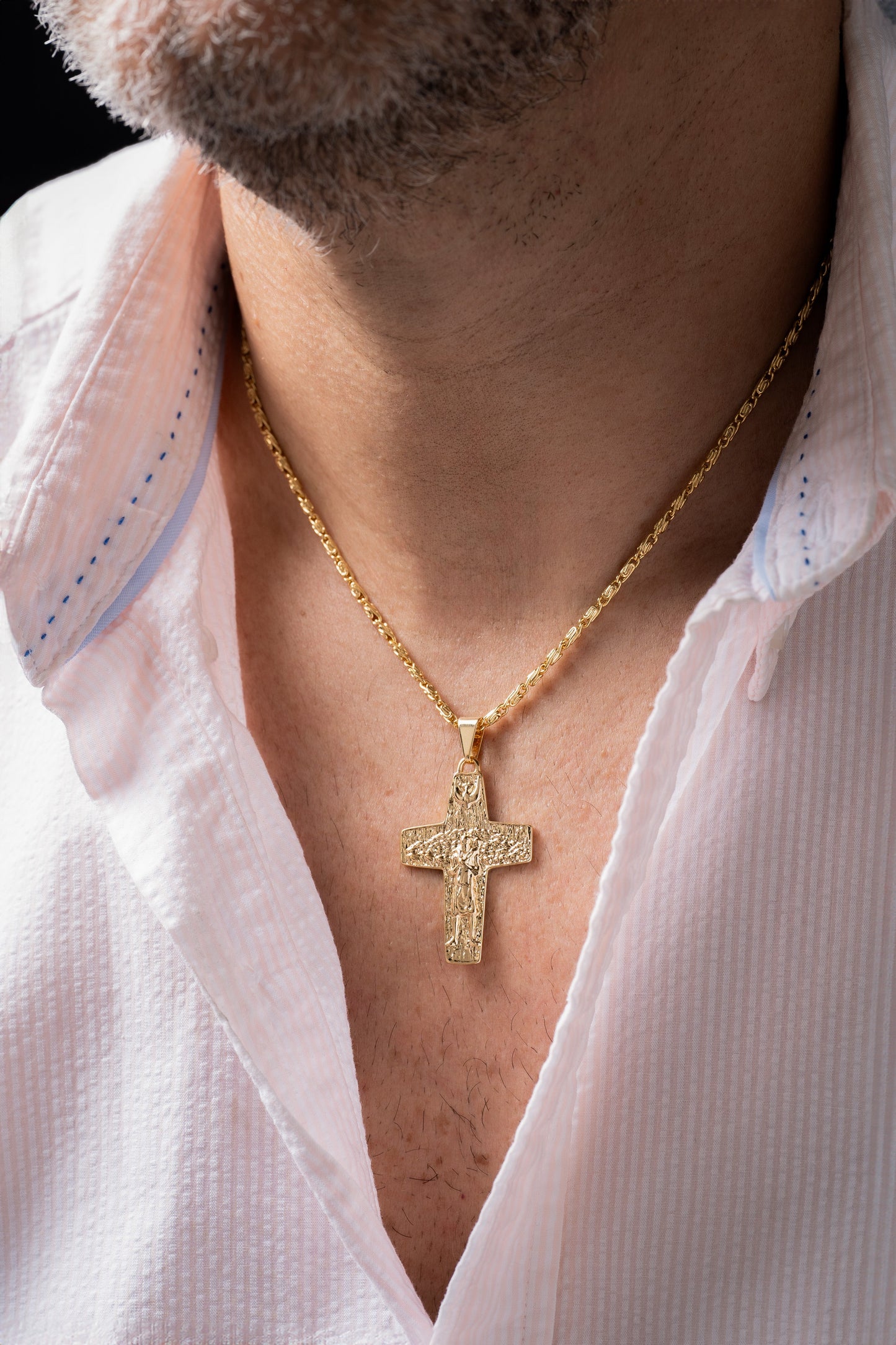 Cadena caracol gruesa 45cm + dije cruz buen pastor