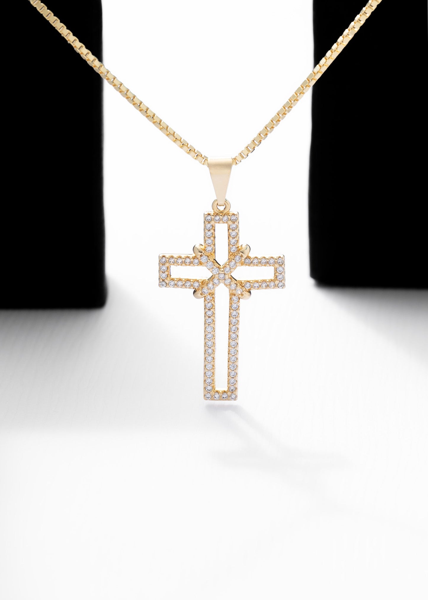 Cadena veneciana gruesa 65cms + dije cruz silueta circonias 3.5 cms