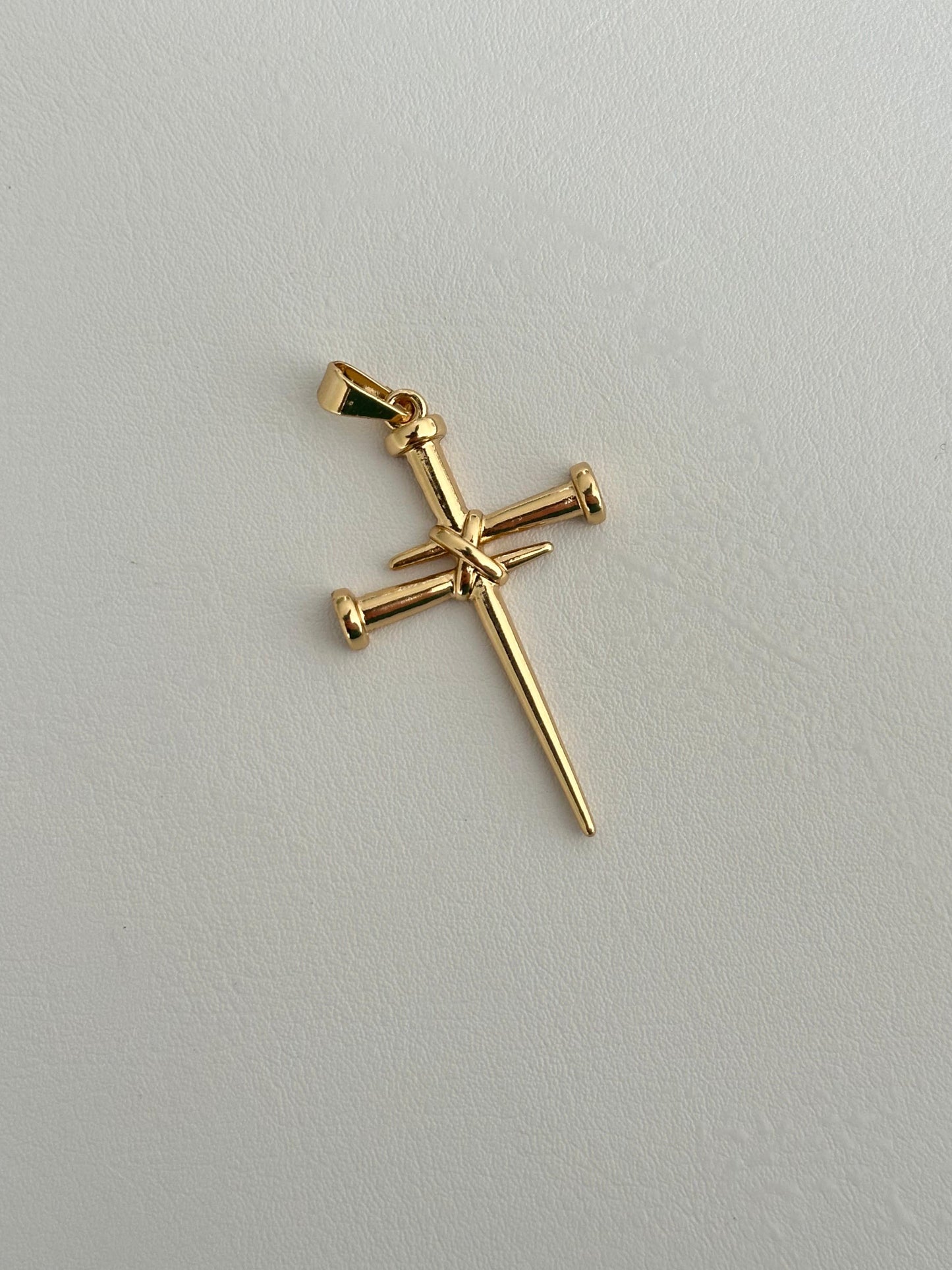 Dije cruz 3 clavos exclusive 4.8cms