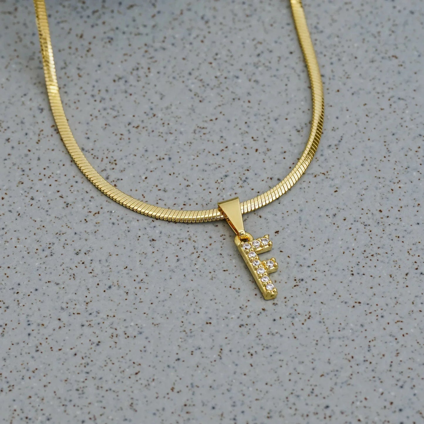 Dije Letra F Circones