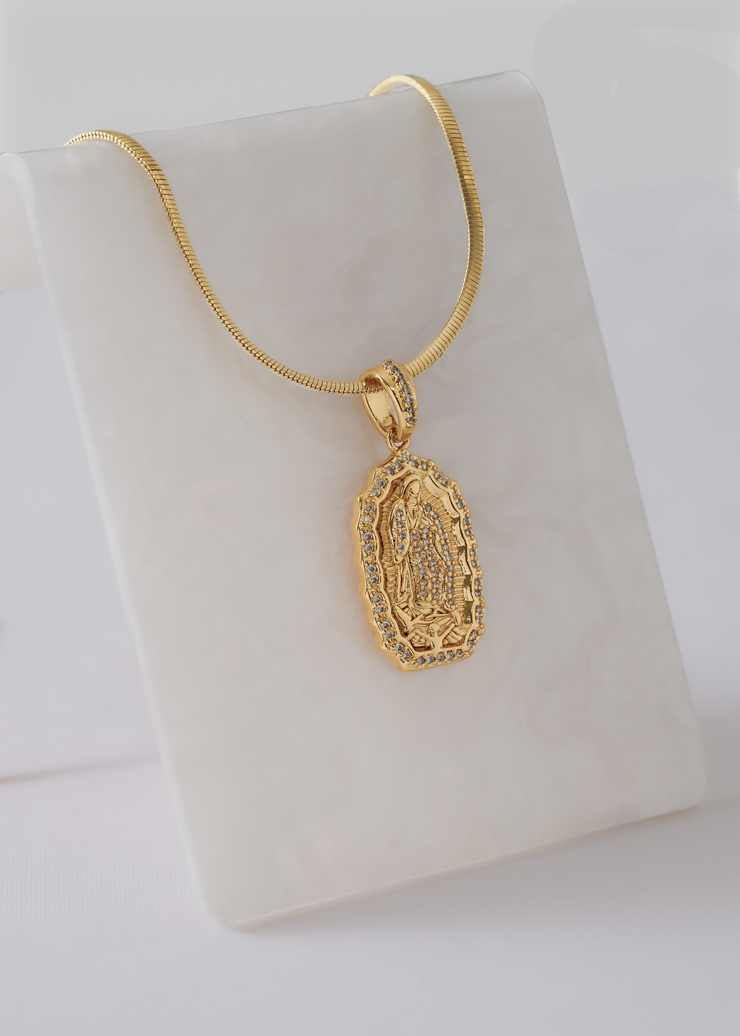 Dije medalla de Guadalupe