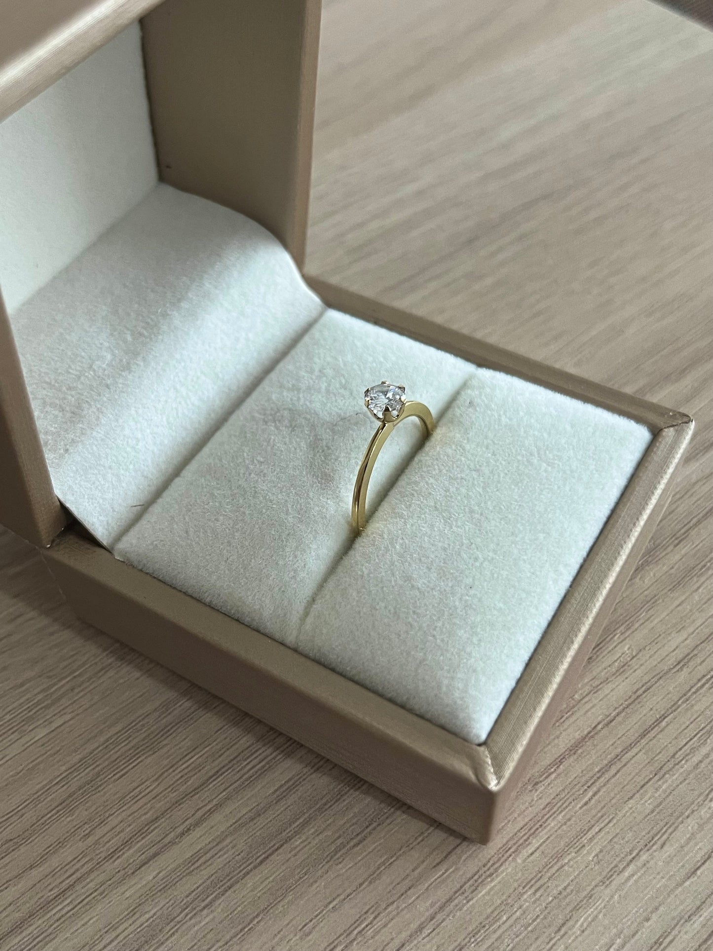 Anillo solitario exclusive.