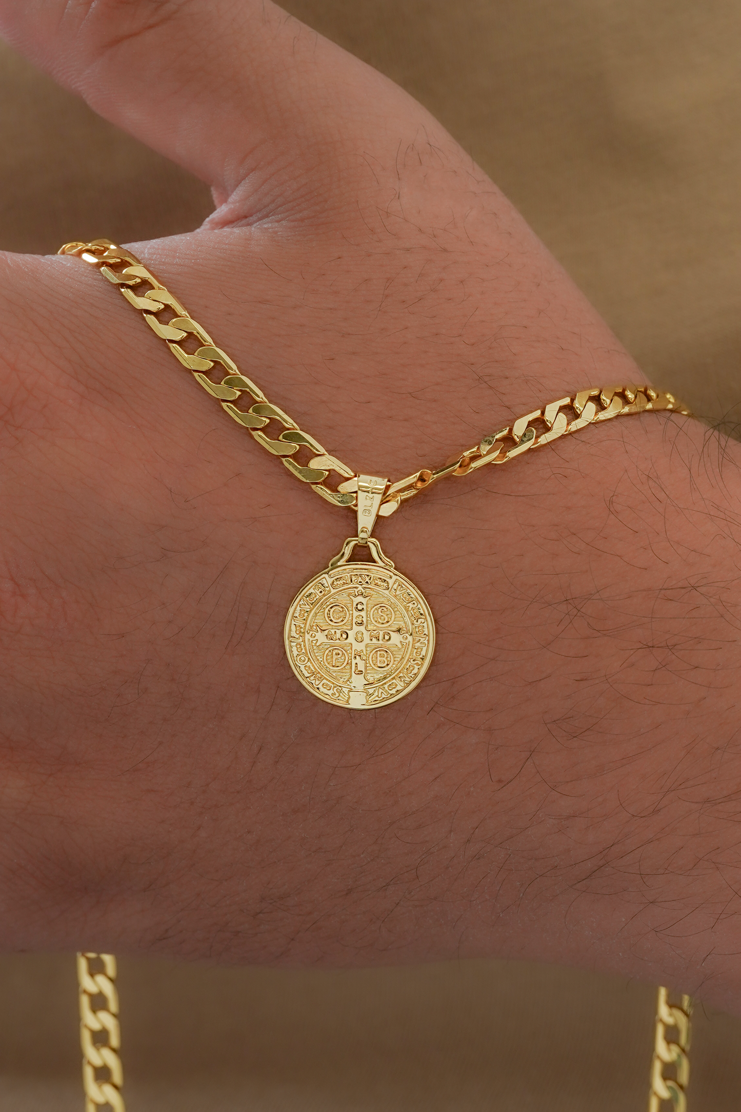 Dije medalla de san Benito