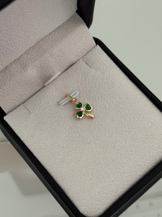 Dije trébol verde circones