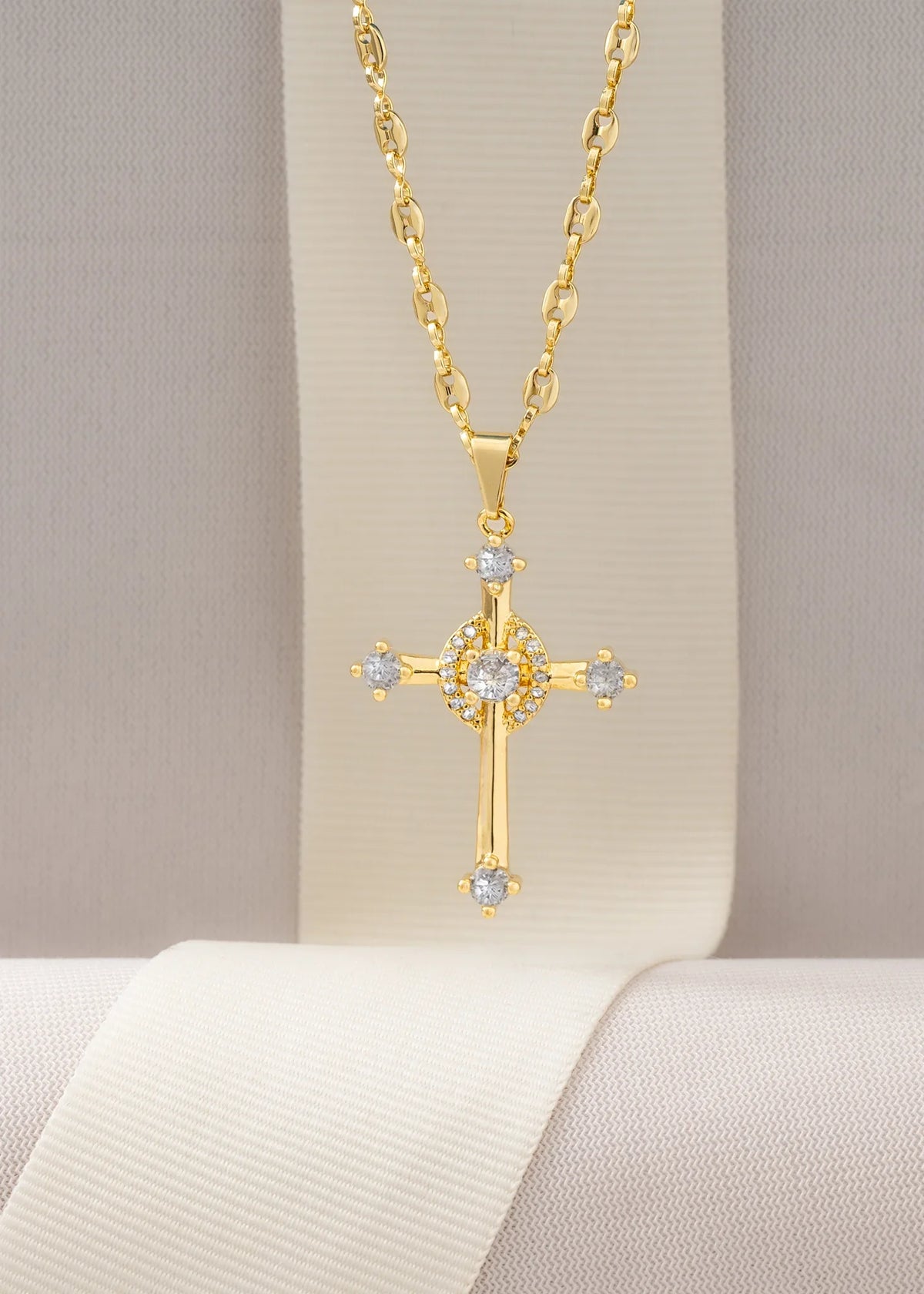 Cadena Gucci 45cms + Dije Cruz Cristal