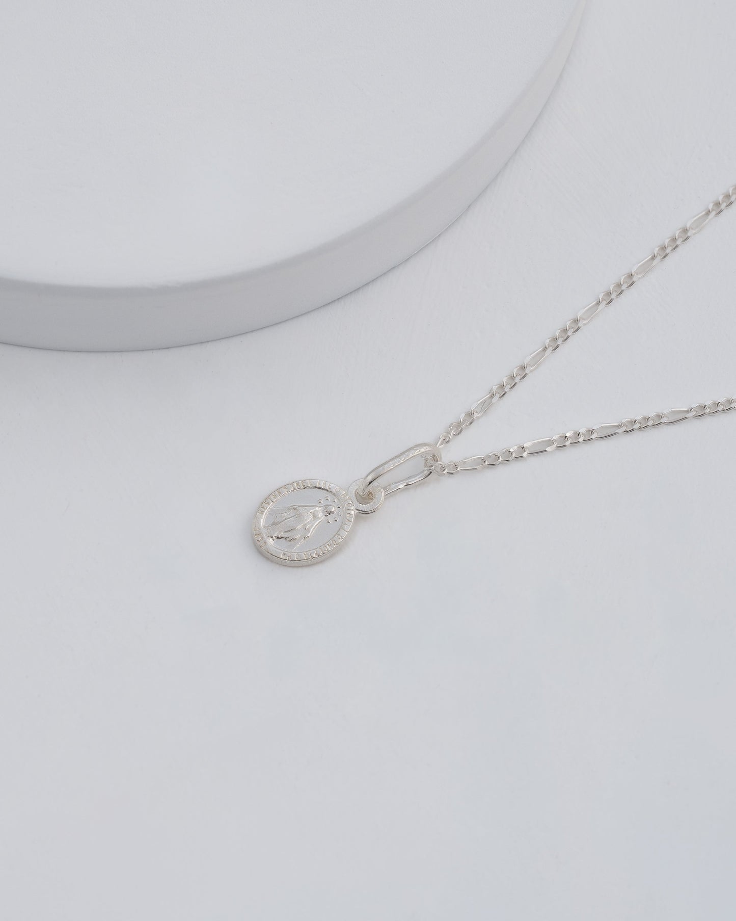 Dije mini Milagrosa XS 0.8 cms